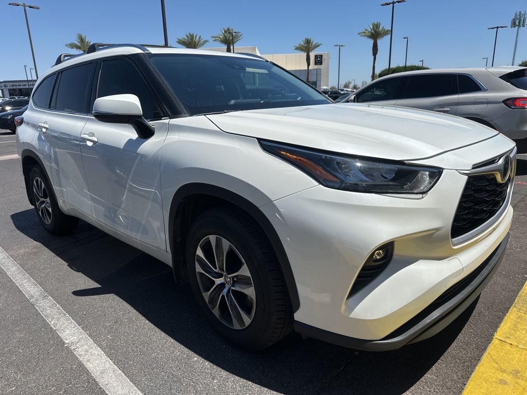 2020 Toyota Highlander XLE 2