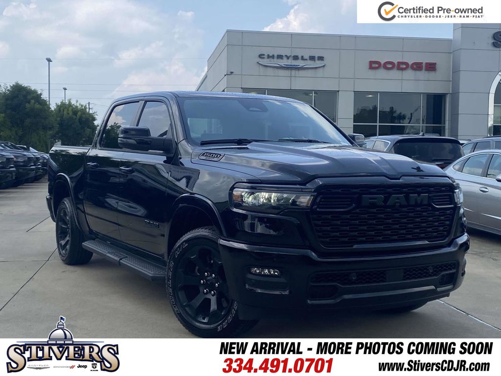 Diamond Black Crystal Pearlcoat 2025 RAM 1500 Pickup Truck Four-Wheel Drive 8-Speed Automatic