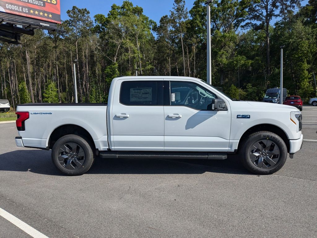2025 Ford F-150 Lightning Flash