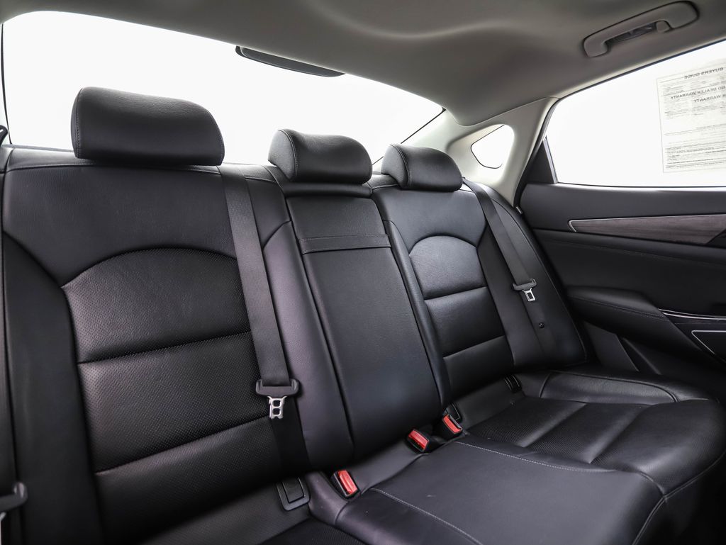 Thumbnail: 2020 Kia Cadenza - 27