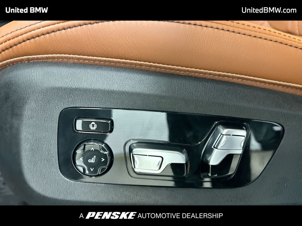 2026 BMW X7 M60i 12