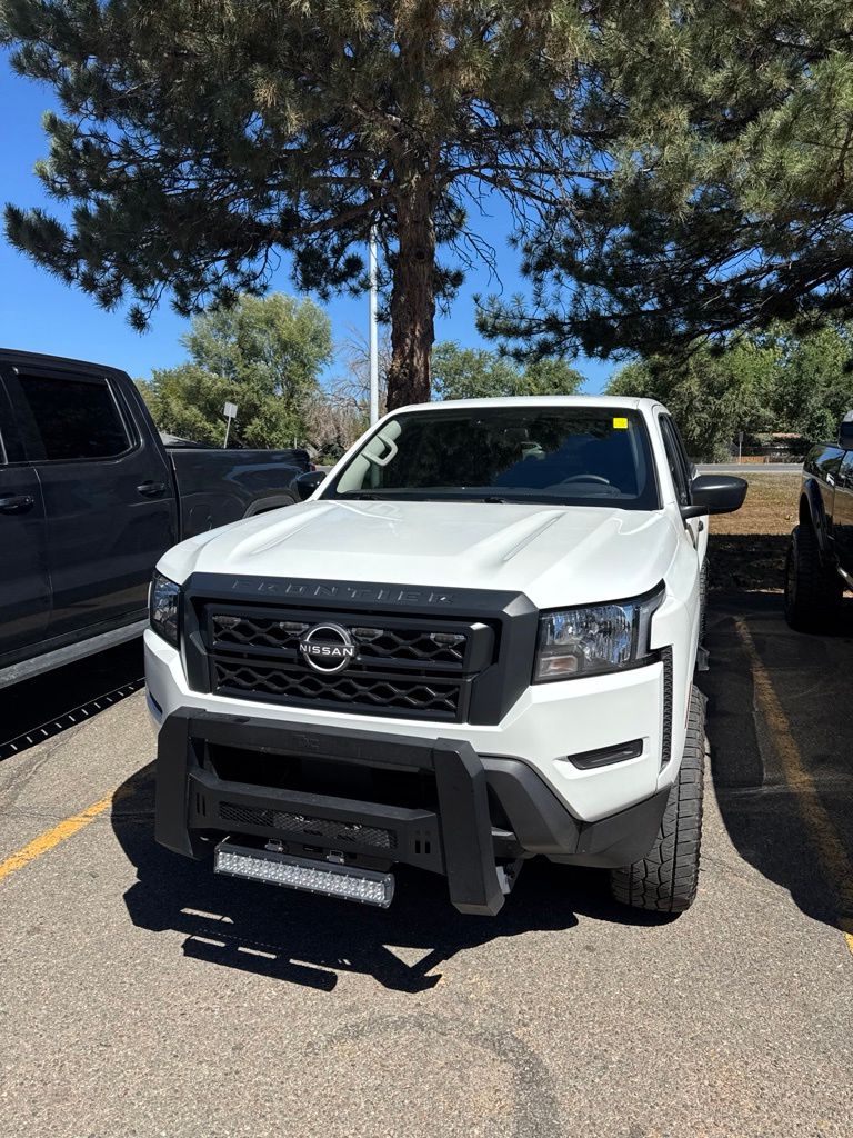 Glacier White 2023 Nissan Frontier Pickup Truck Four-Wheel Drive 9-Speed Automatic