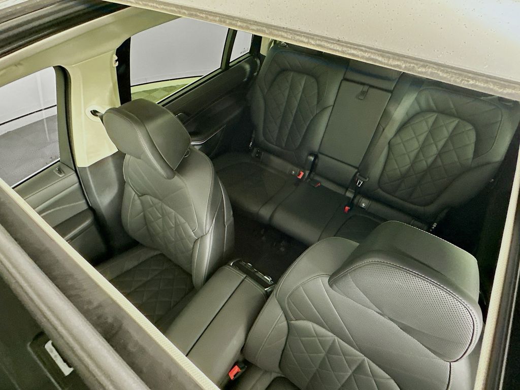 Thumbnail: 2023 BMW X7 - 22
