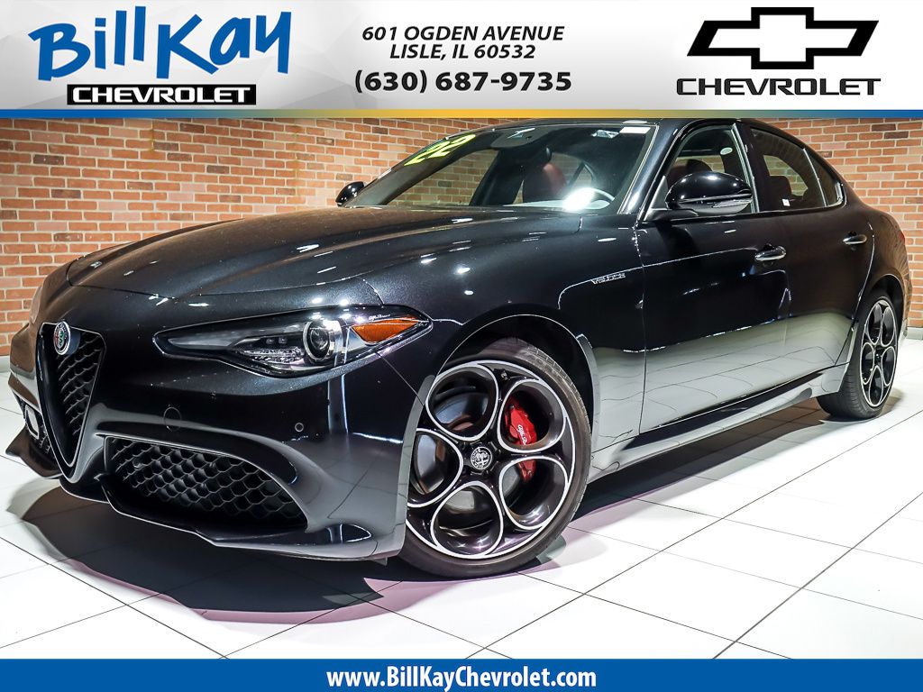 Vulcano Black Metallic 2022 Alfa Romeo Giulia Veloce AWD Sedan All-Wheel Drive 8-Speed Automatic