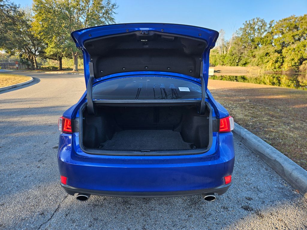 Thumbnail: 2016 Lexus IS - 9