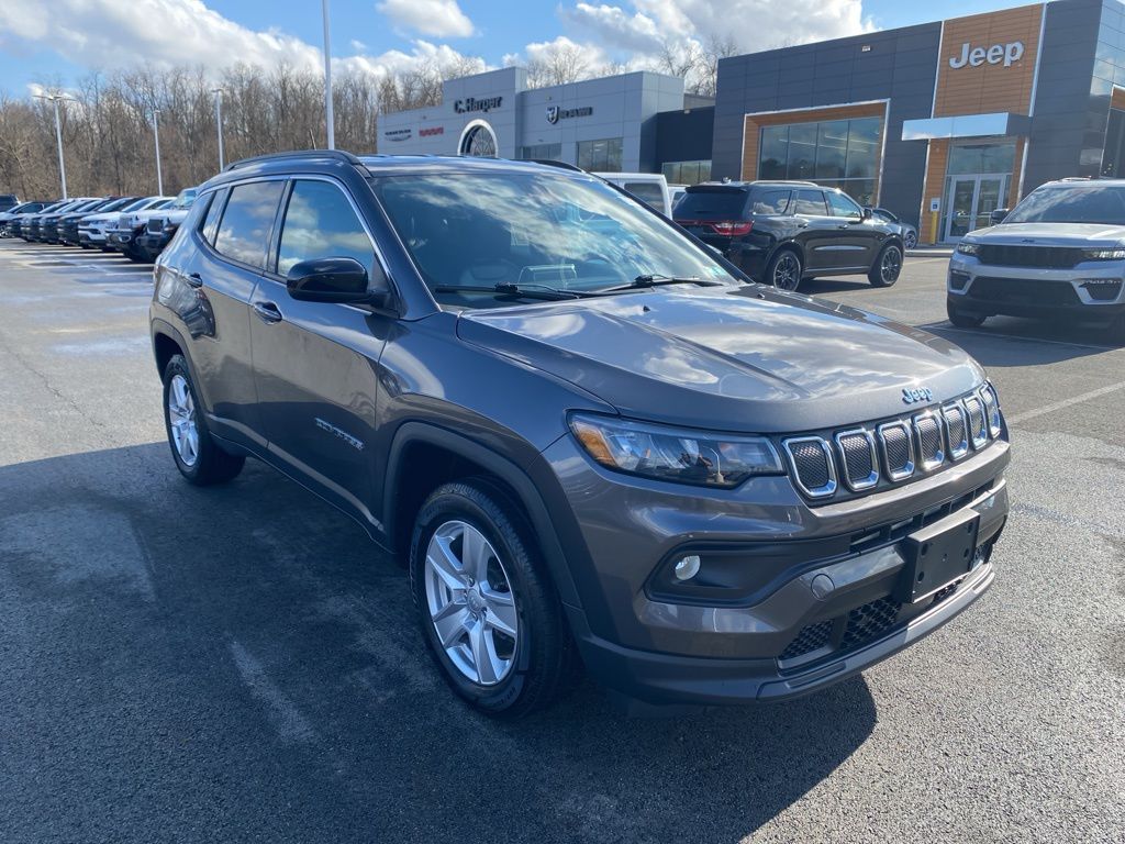 2022 Jeep Compass Latitude 4WD