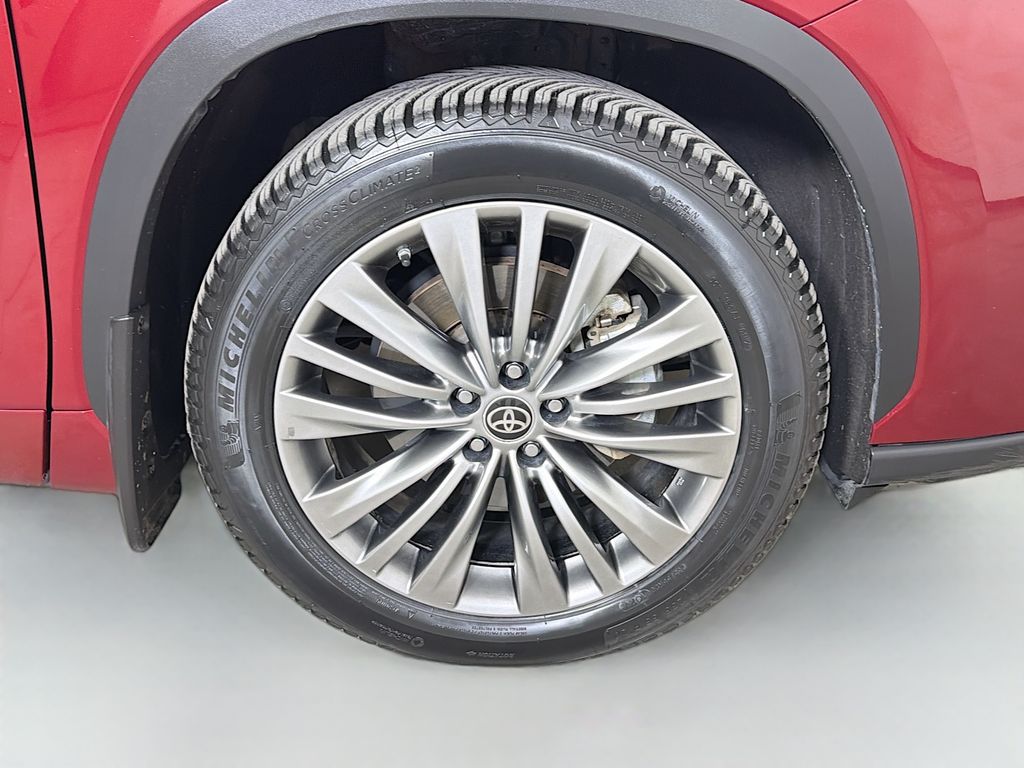 Used 2021 Toyota Highlander SUV