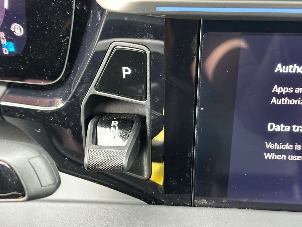 Thumbnail: 2025 Porsche Macan - 31