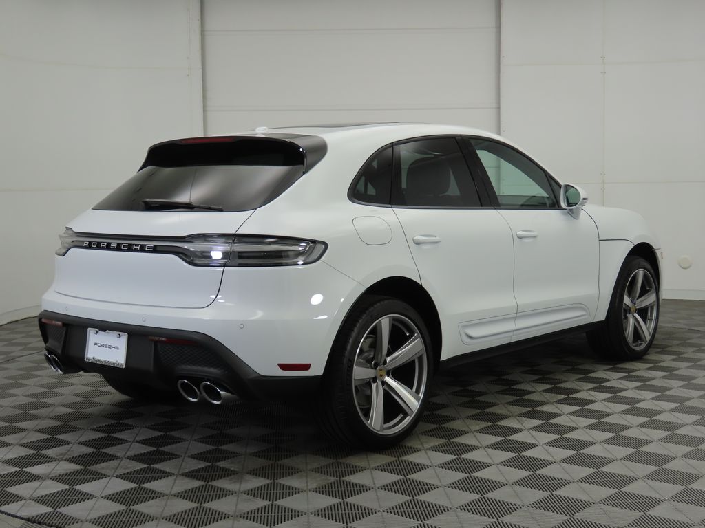 Thumbnail: 2025 Porsche Macan - 7