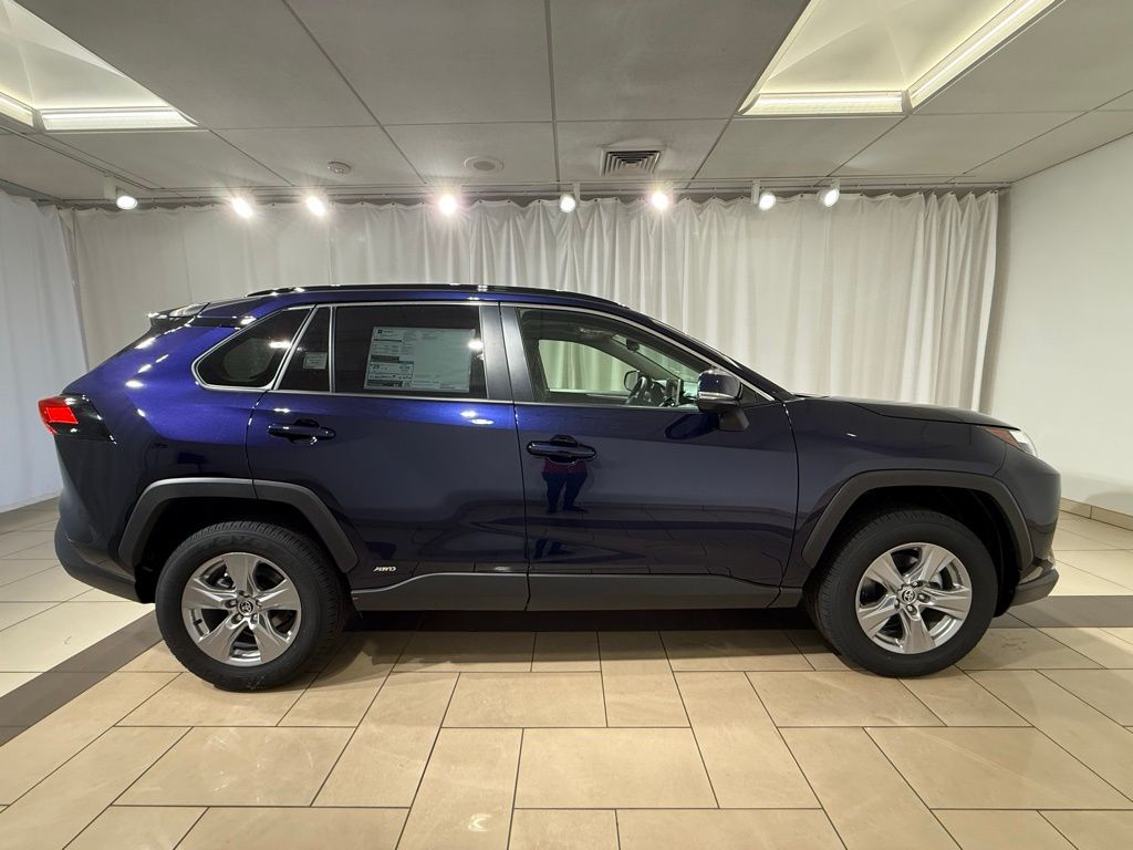 Thumbnail: 2025 Toyota RAV4 - 6