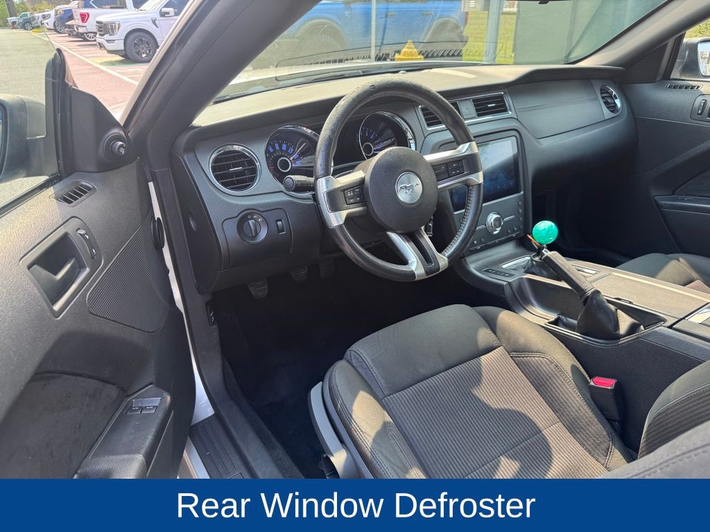 2014 Ford Mustang V6