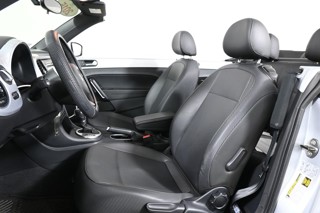 2015 Volkswagen Beetle  21