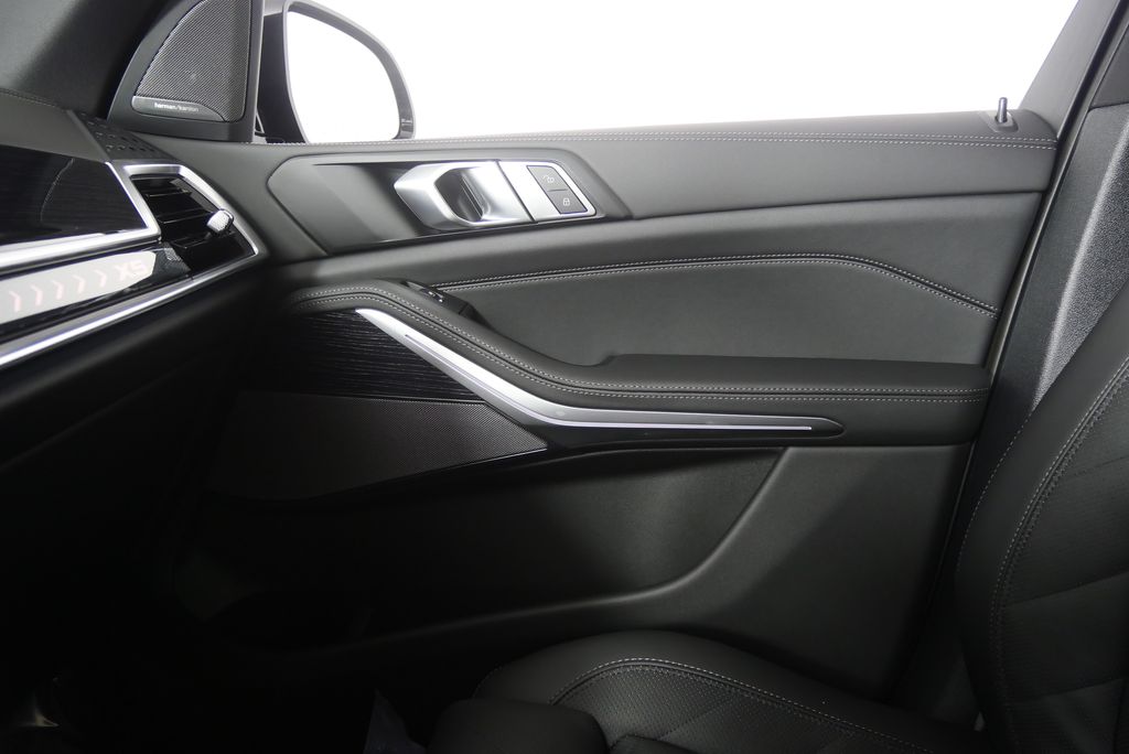 Thumbnail: 2026 BMW X5 - 23