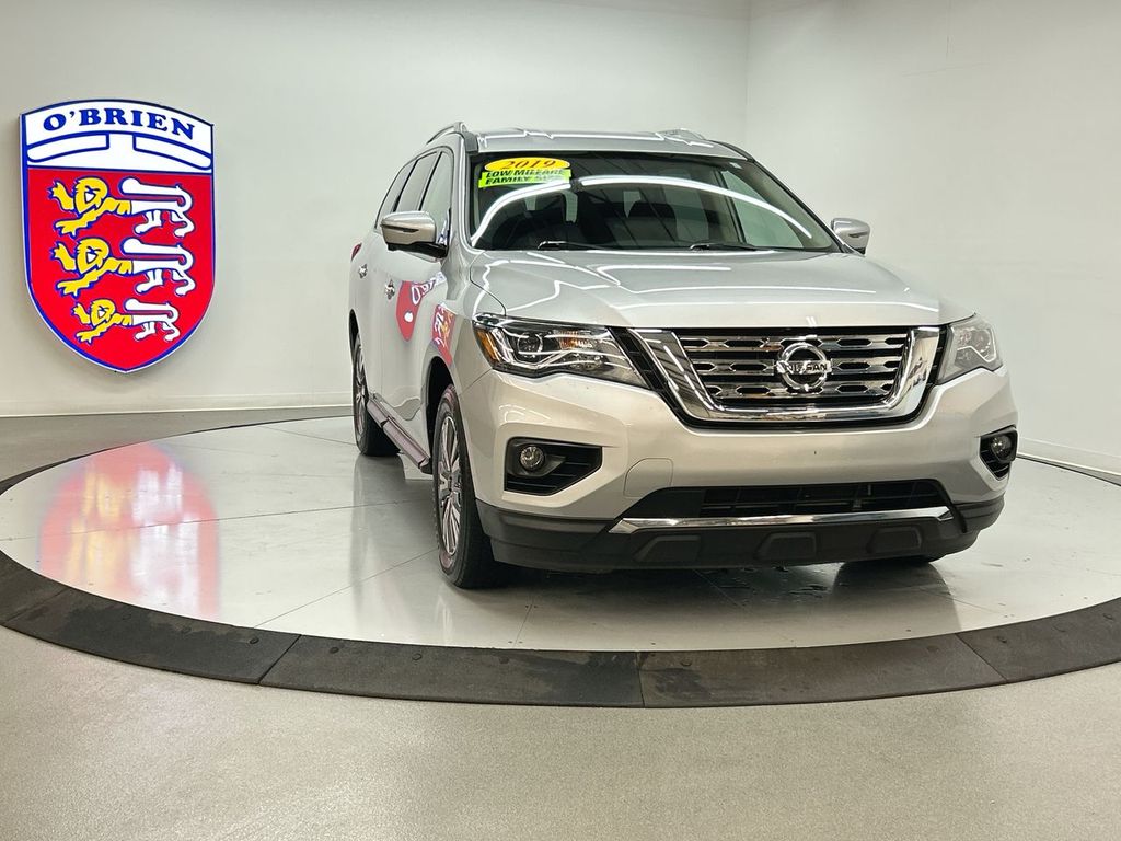 2019 Nissan Pathfinder SL FWD