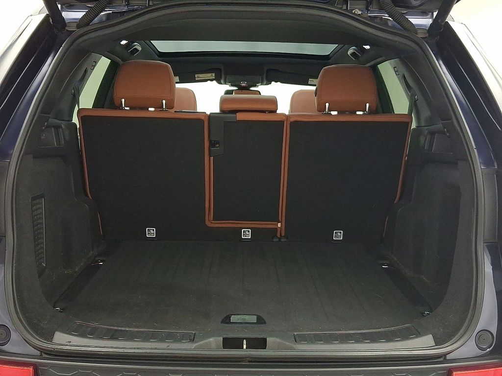 Thumbnail: 2016 Land Rover Discovery Sport - 30