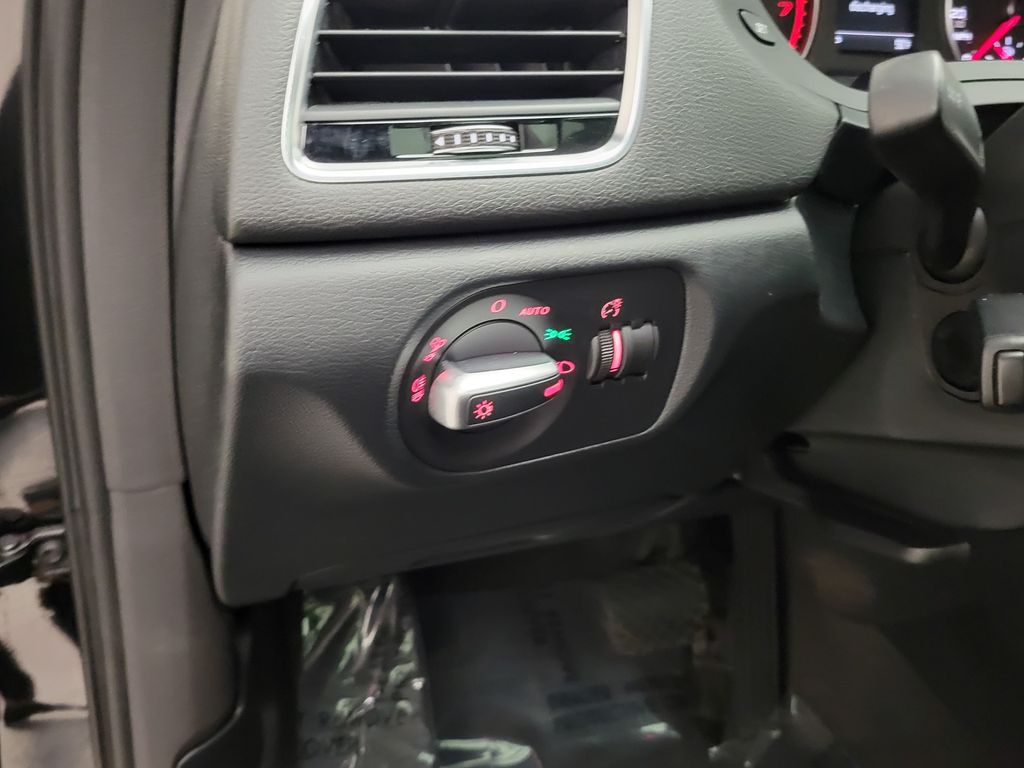 Thumbnail: 2016 Audi Q3 - 28