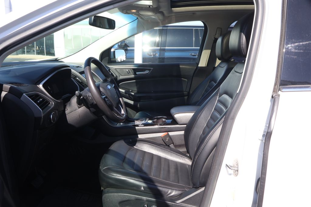 Thumbnail: 2015 Ford Edge - 10
