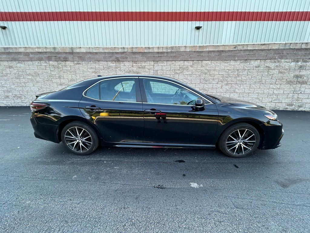2024 Toyota Camry SE 6