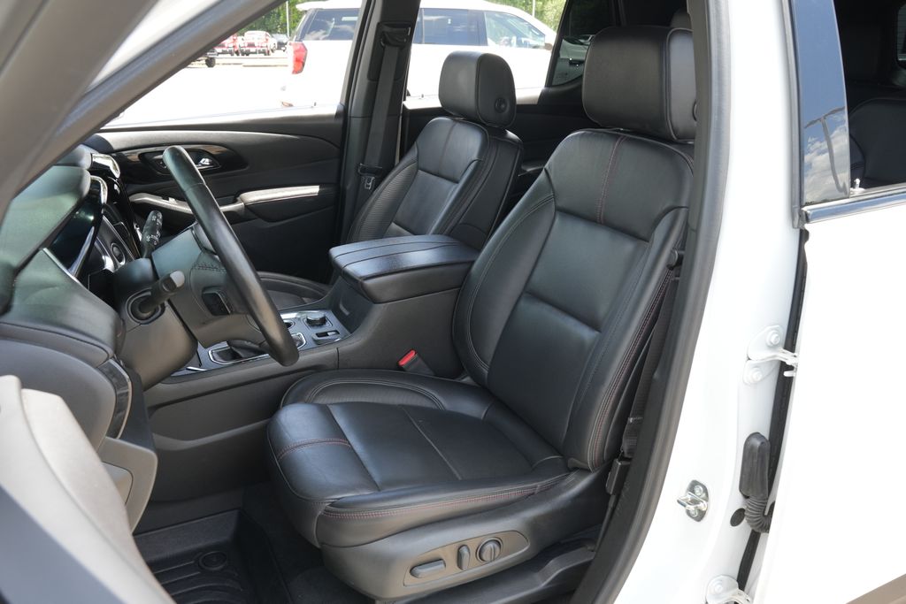 2022 Chevrolet Traverse RS Beige at Texan Dodge Chrysler Jeep Ram