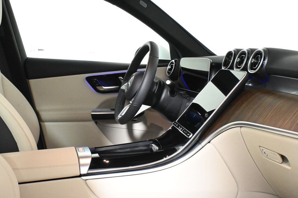 Thumbnail: 2026 Mercedes-Benz GLC - 30