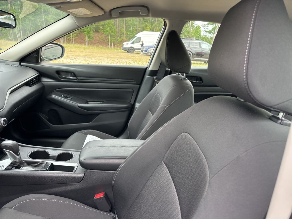 2024 Brilliant Silver Metallic Nissan Altima 2.5 S FWD Sedan