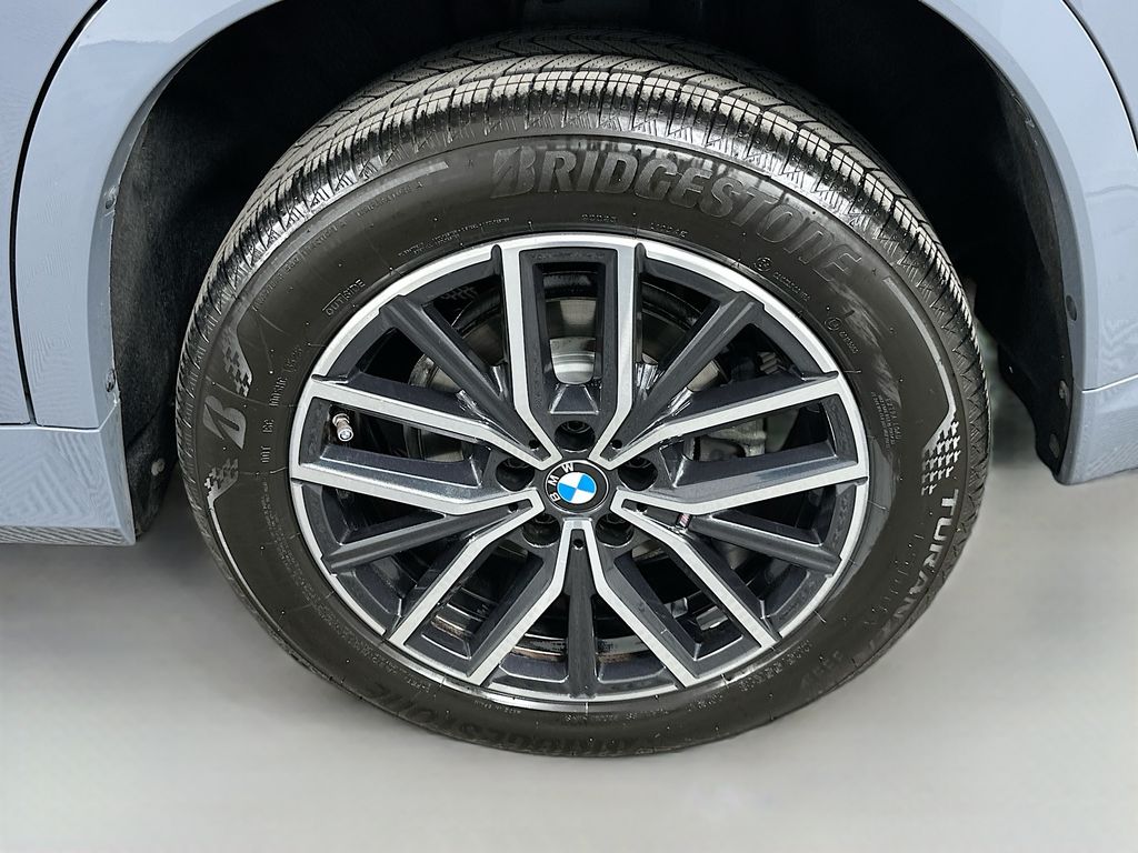 Thumbnail: 2023 BMW X1 - 32