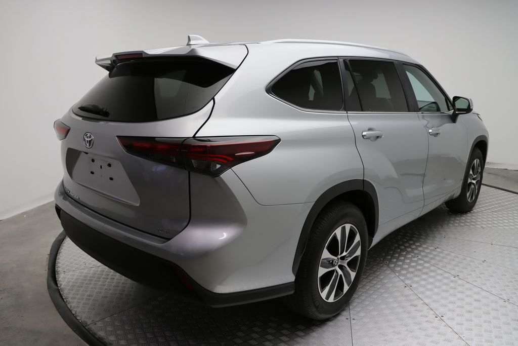 2024 Toyota Highlander XLE 8