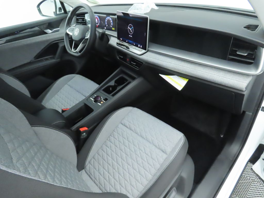 Thumbnail: 2025 Volkswagen Tiguan - 18