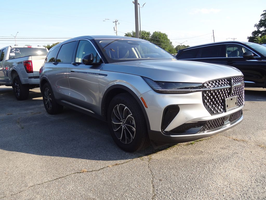 2025 Lincoln Nautilus Premiere AWD's photo