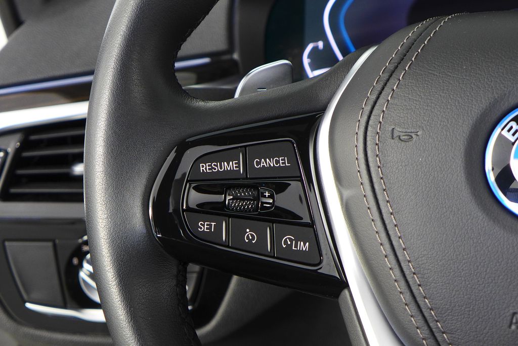 Thumbnail: 2023 BMW 5 Series - 29