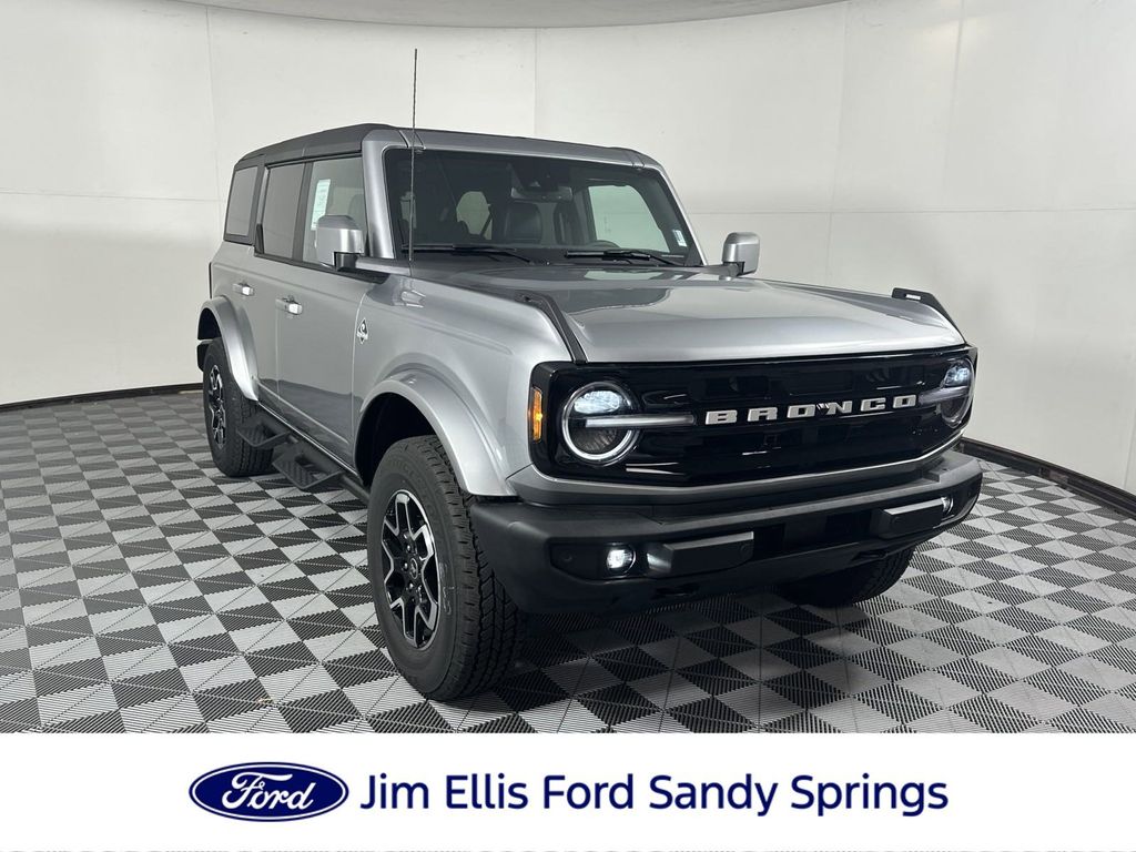 2024 Ford Bronco Outer Banks 1