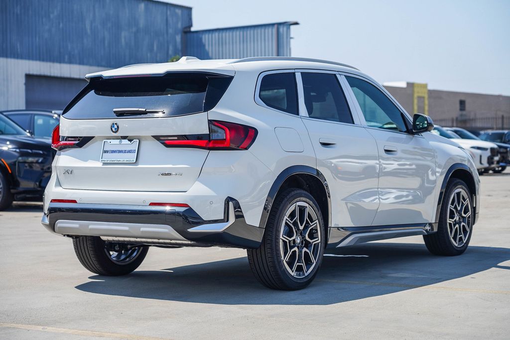 2024 BMW X1 xDrive28i 8