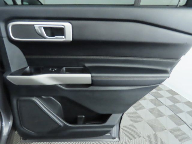 Thumbnail: 2022 Ford Explorer - 28