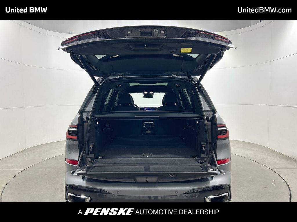 Thumbnail: 2024 BMW X7 - 22