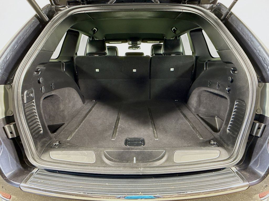 Thumbnail: 2015 Jeep Grand Cherokee - 26