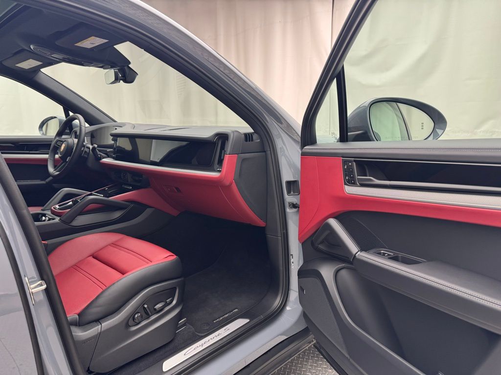 2025 Porsche Cayenne S 20