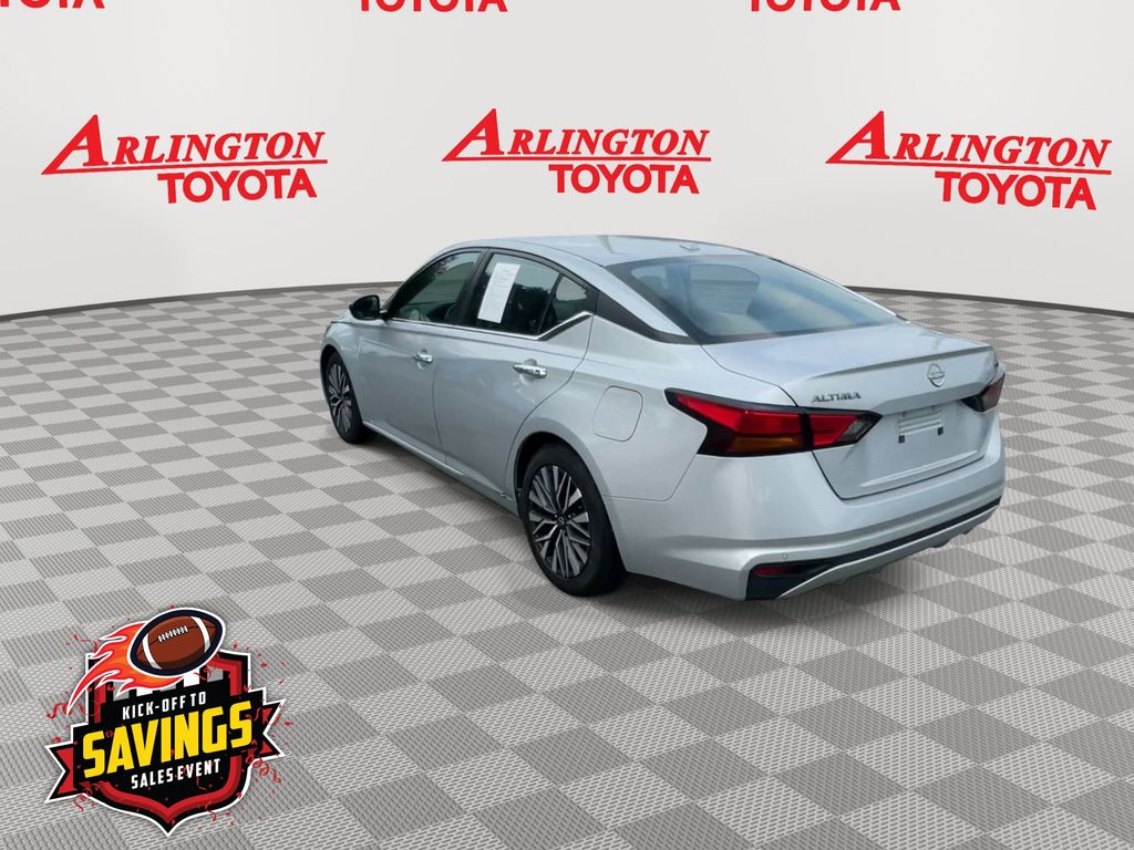 Used 2024 Nissan Altima Sedan