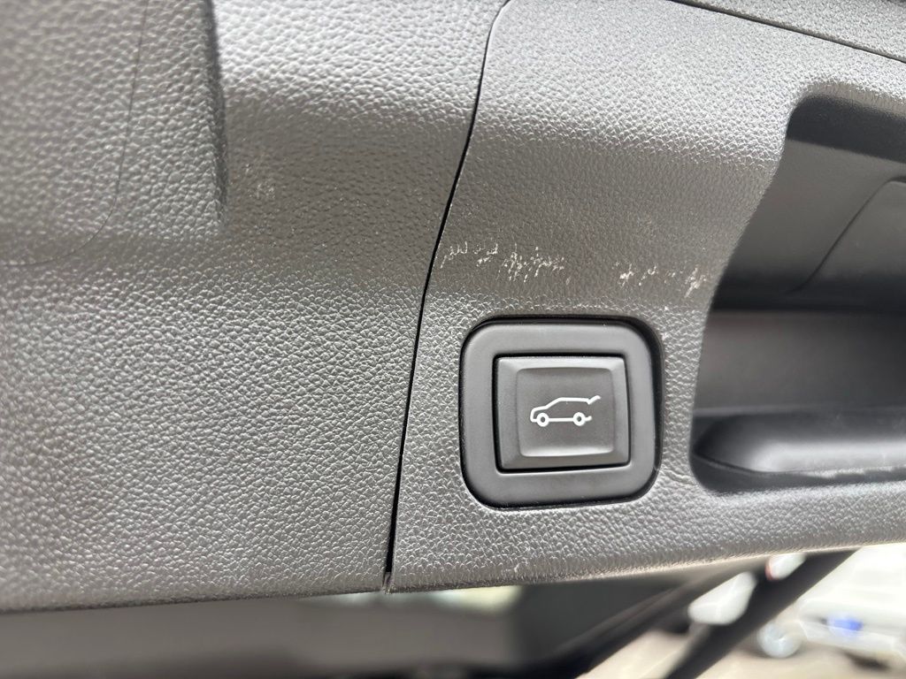 Used 2023 GMC Acadia SUV