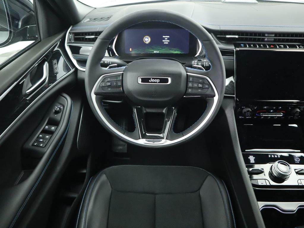 Thumbnail: 2022 Jeep Grand Cherokee - 10