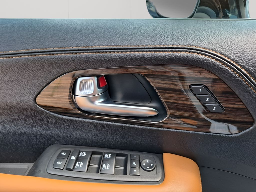 Used Car 2023 Chrysler Pacifica Hybrid  Pinnacle For Sale Under $35,000 In Austin, Texas