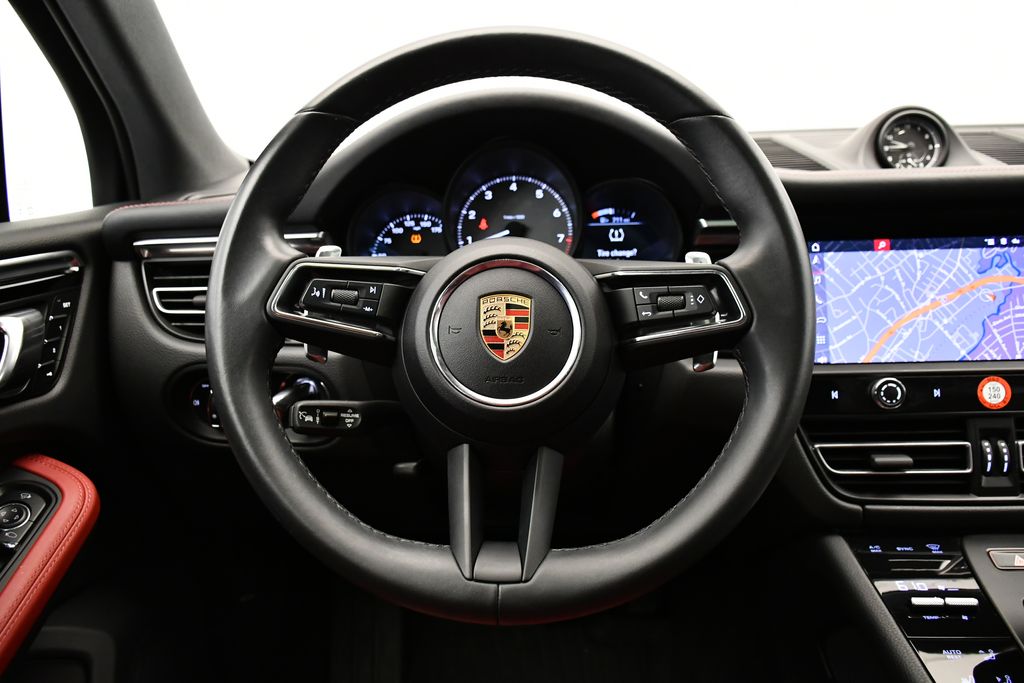 Thumbnail: 2024 Porsche Macan - 27
