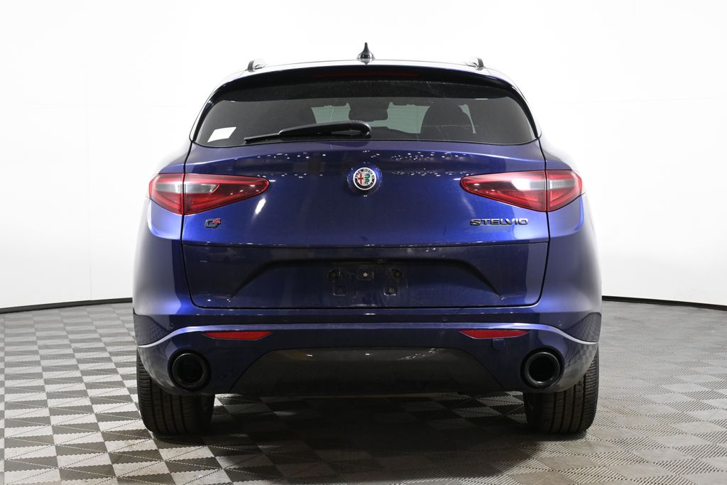 Thumbnail: 2020 Alfa Romeo Stelvio - 9