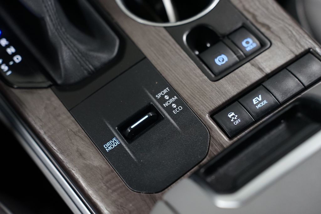 2021 Toyota Highlander Platinum 24