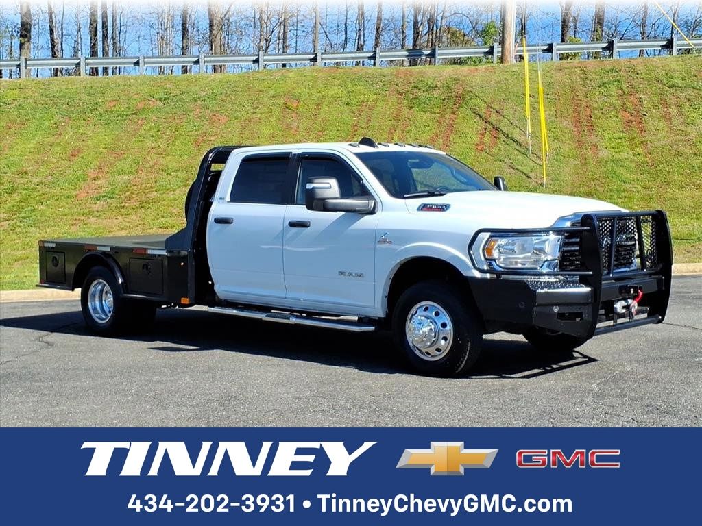 Bright White Clearcoat 2024 RAM 3500 Chassis SLT Crew Cab LB DRW 4WD Pickup Truck Four-Wheel Drive 6-Speed Automatic