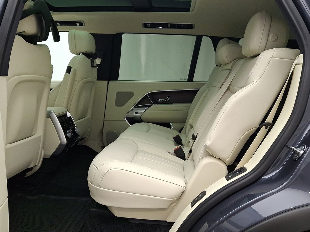 Thumbnail: 2026 Land Rover Range Rover - 6