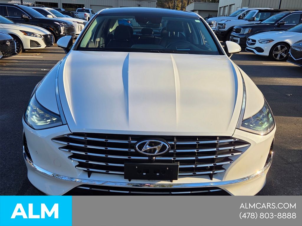 Used 2022 White Hyundai Limited image 11