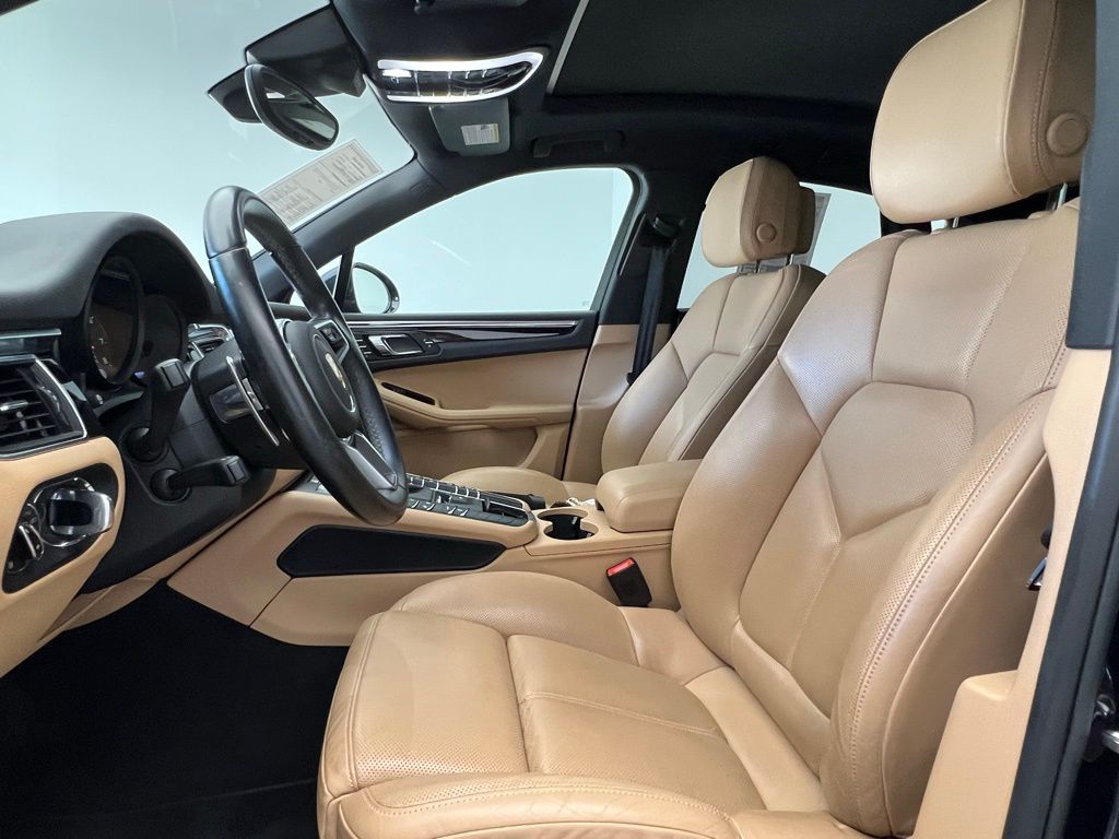Thumbnail: 2017 Porsche Macan - 5