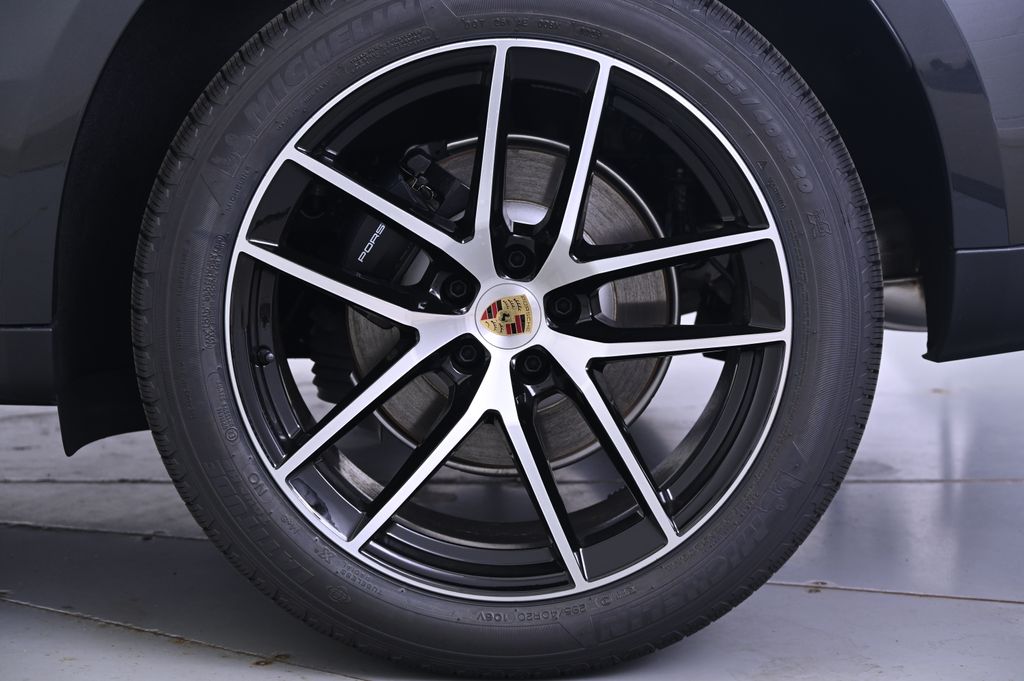 Thumbnail: 2025 Porsche Macan - 12