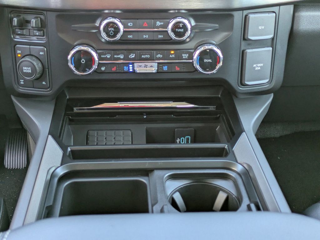 2026 Ford F-350 Super Duty LARIAT