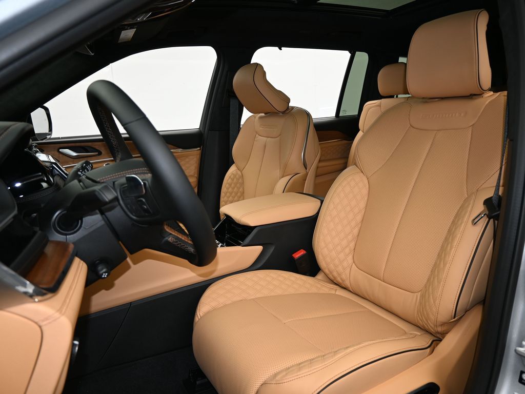 New 2025 Silver Zynith Jeep Summit image 10